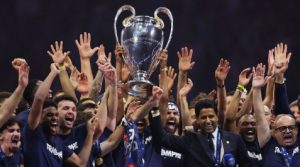 Thu hút lượng người xem khổng lồ và trở thành chủ đề bàn luận sôi nổi trong cộng đồng yêu bóng đá